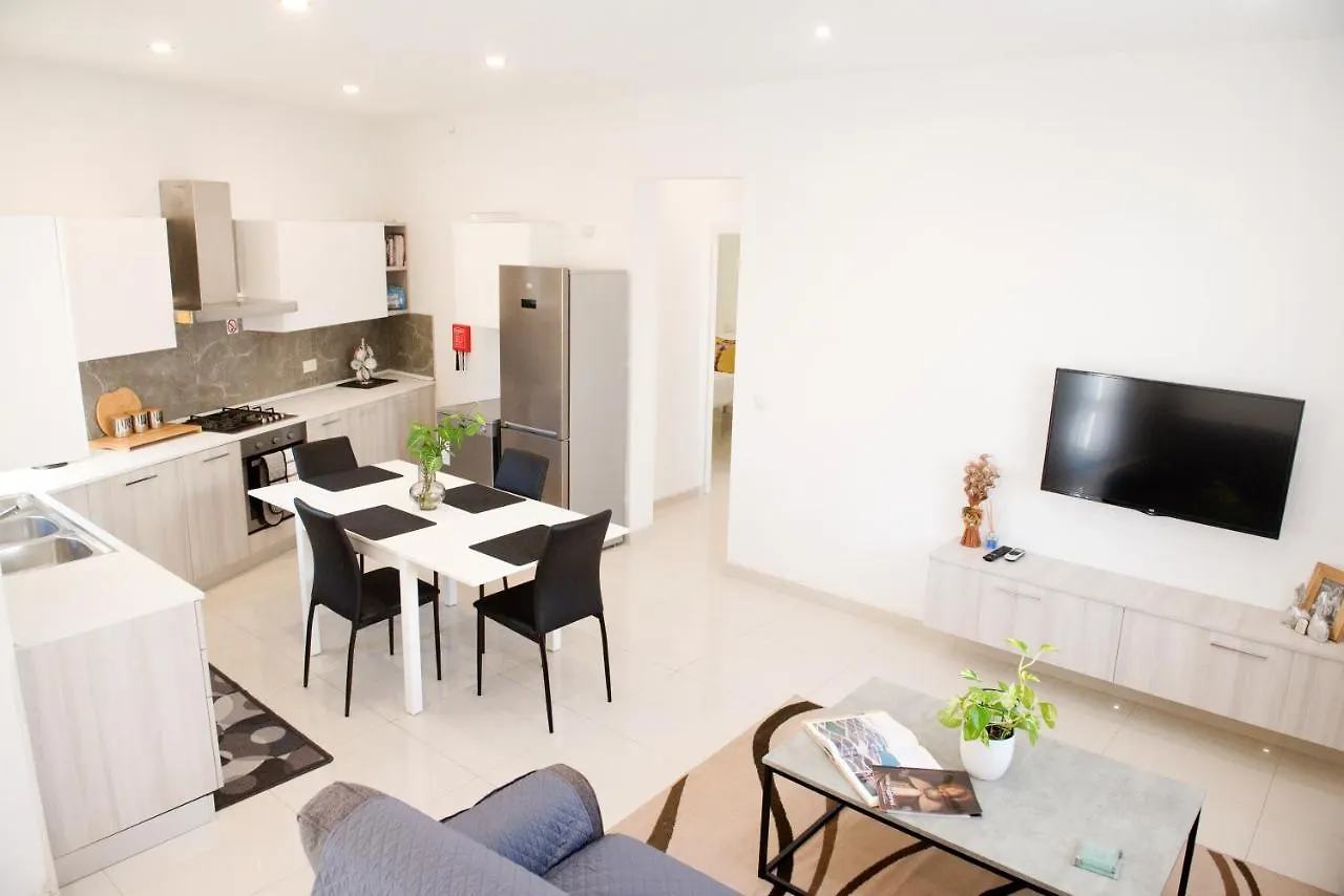 Modern 3Br Apartment With Balcony - Close To Limestone Heritage Park Siggiewi